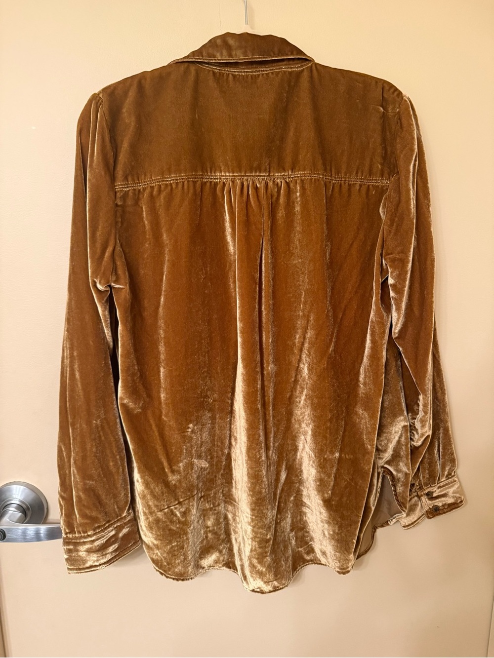 NWT Pilco by Anthropologie Velvet Buttondown Size M - Picture 2 of 4